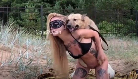 Cô Gái Trẻ Cho Chó Đụ Vì Bất Chợt Nứng Lồn ( Sex Thú )